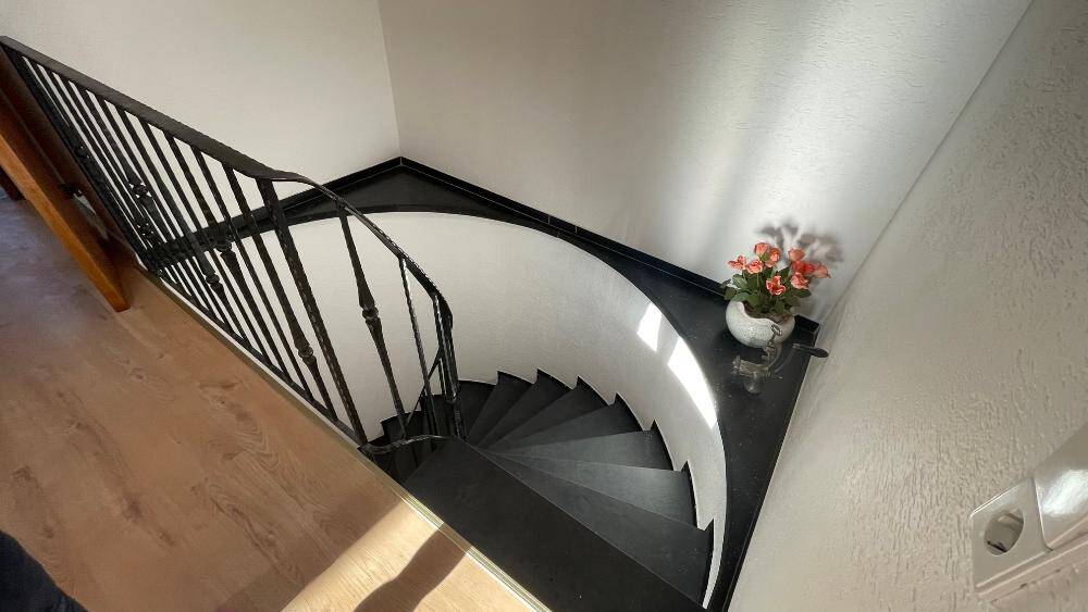 Mehrfamilienhaus, Wohnhaus Weil der Stadt - 6 Zimmer, 132 m&sup2;, 2.300&euro; | Angebot:25690065