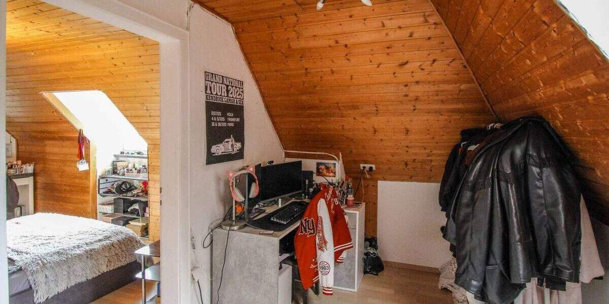 Einfamilienhaus Calw - 7 Zimmer, 180 m&sup2;, 329.000&euro; | Angebot:25911365