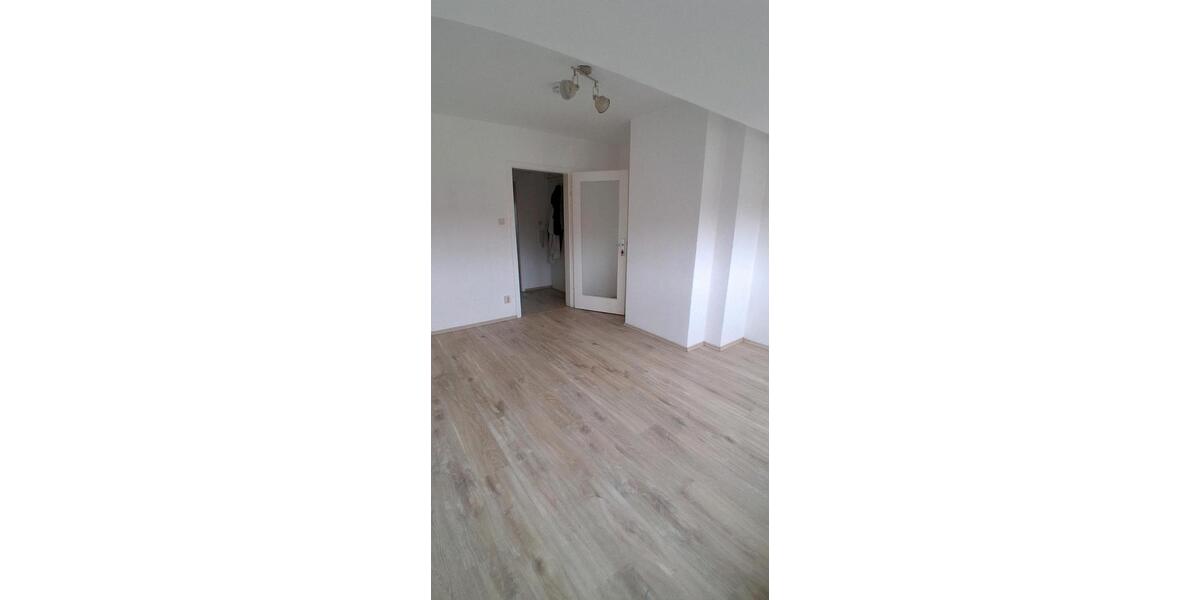 Erdgeschoßwohnung Ludwigsburg - 1 Zimmer, 16 m&sup2;, 430&euro; | Angebot:27608576