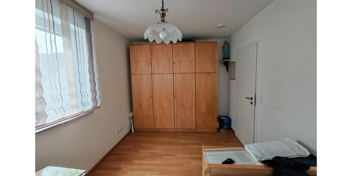 Etagenwohnung Esslingen am Neckar Hegensberg - 4 Zimmer, 90 m&sup2;, 1.200&euro; | Angebot:25959556