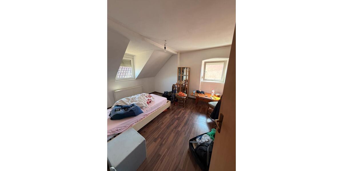 Etagenwohnung Mühlacker - 4 Zimmer, 90 m&sup2;, 1.000&euro; | Angebot:27625242