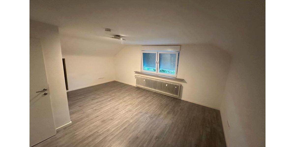 Dachgeschoßwohnung Sindelfingen - 2 Zimmer, 58 m&sup2;, 1.000&euro; | Angebot:24782144