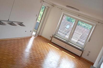 3 Zimmer Wohnung mit Balkon