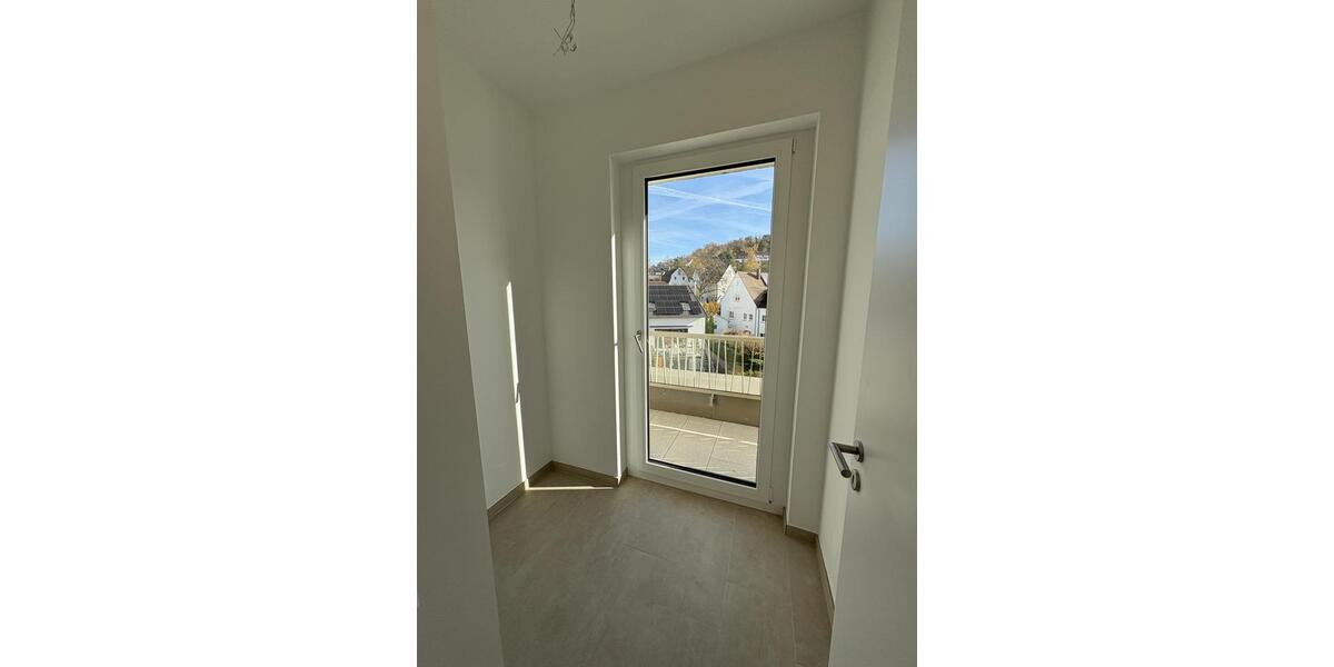 Dachgeschoßwohnung Leonberg - 3 Zimmer, 99 m&sup2;, 2.083&euro; | Angebot:23712851