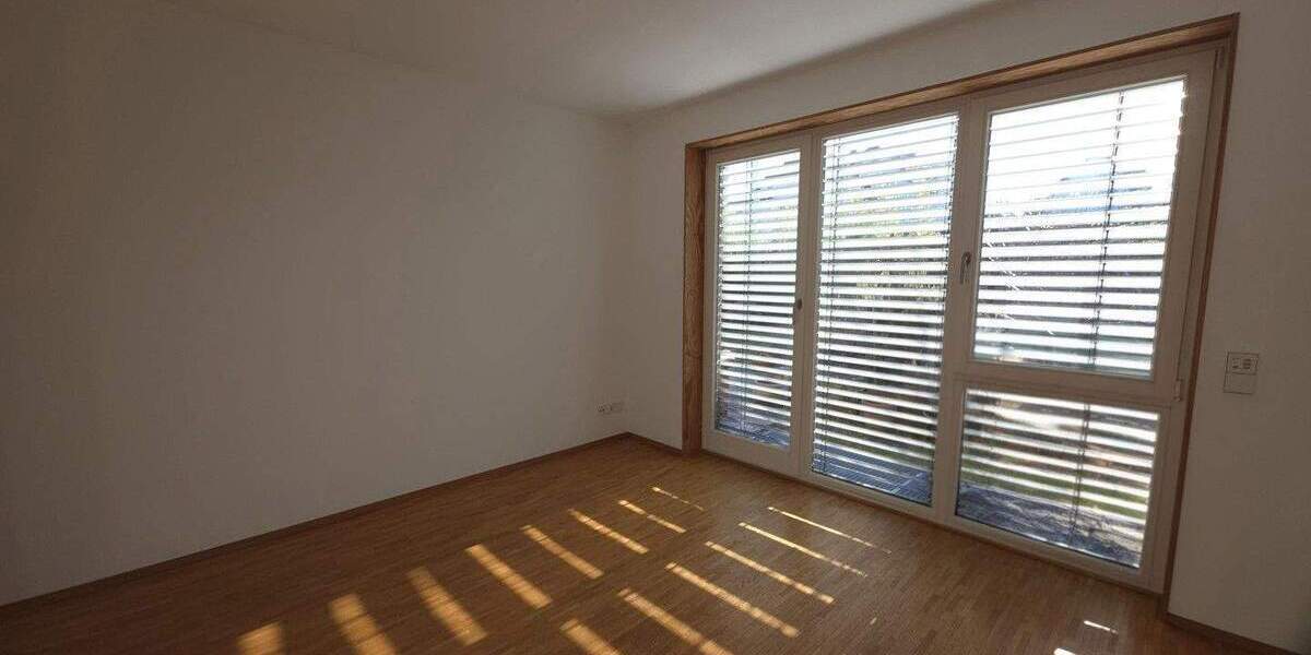 Einfamilienhaus Reutlingen Ringelbach - 7 Zimmer, 200 m&sup2;, 2.500&euro; | Angebot:24622227