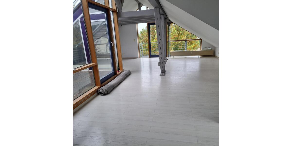 Dachgeschoßwohnung Ludwigsburg - 3 Zimmer, 108 m&sup2;, 1.300&euro; | Angebot:24660056