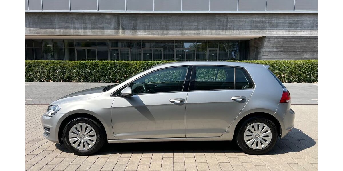 VW Golf 46.000 km 8.550 &euro; Stuttgart 70567