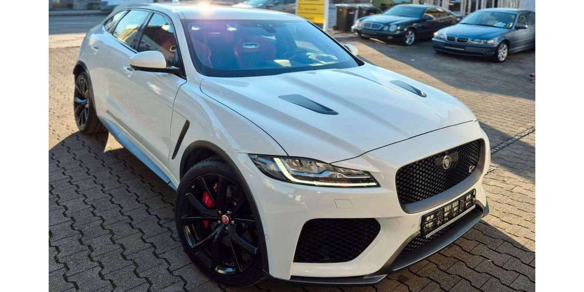 Jaguar F-Pace 97.388 km 39.999 &euro; Stuttgart 70435