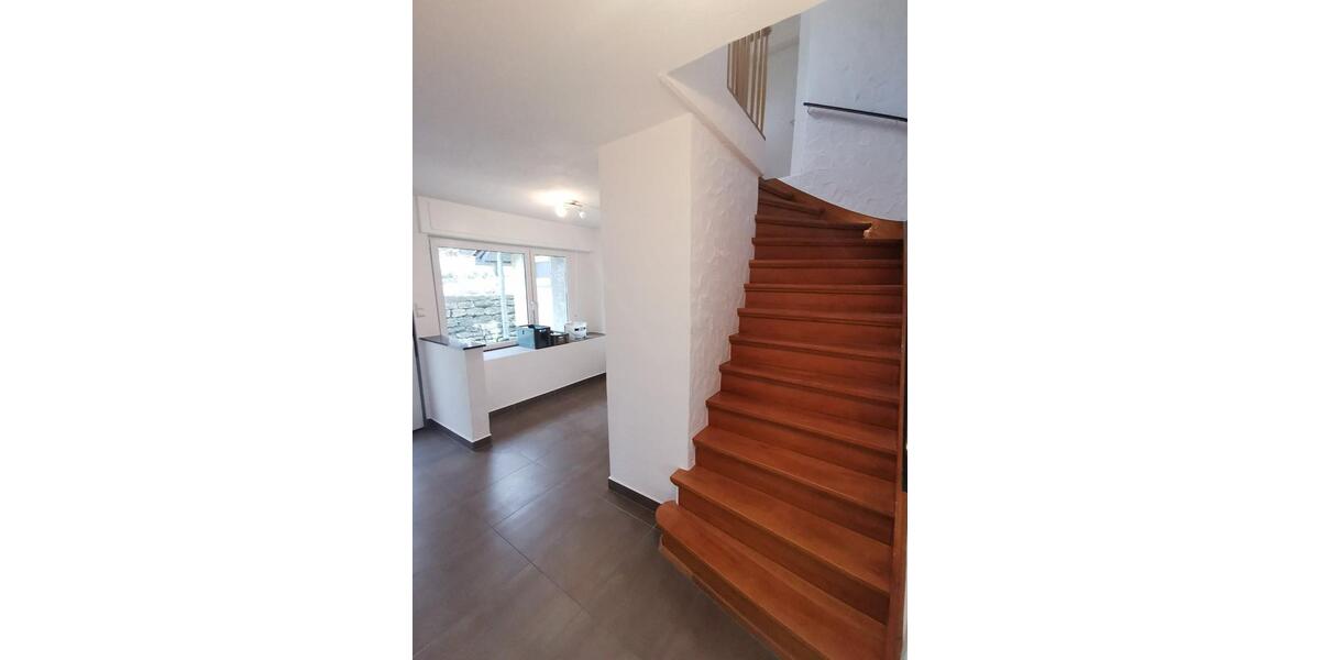 Haus mit großem Garten: 150m² Wohnfläche, Terasse, Garage, Garten 7 zimmer