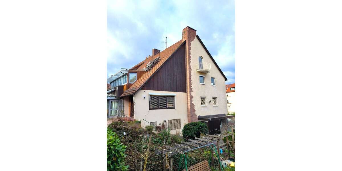 Einfamilienhaus Stuttgart Stuttgart-Ost - 9 Zimmer, 280 m&sup2;, 2.520&euro; | Angebot:27033092