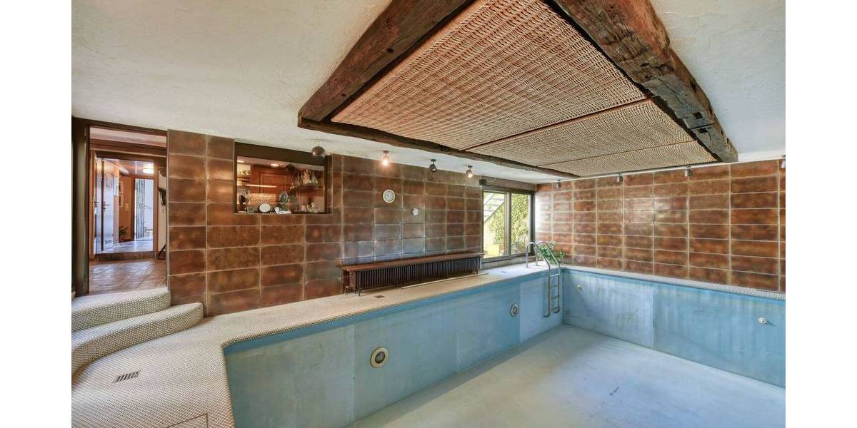 Mehrfamilienhaus, Wohnhaus Stuttgart Ost - 9 Zimmer, 256 m&sup2;, 980.000&euro; | Angebot:25670990