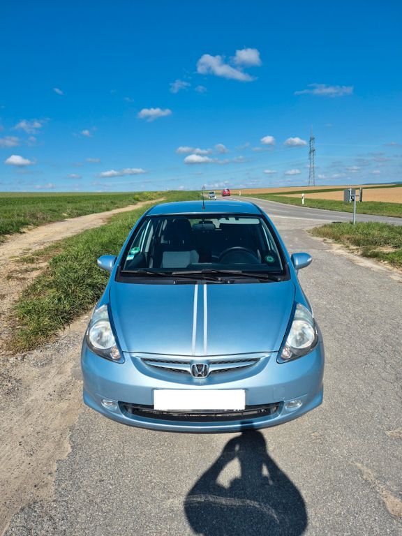 Honda Jazz 144.500 km 5.000 € Rottenburg 72108