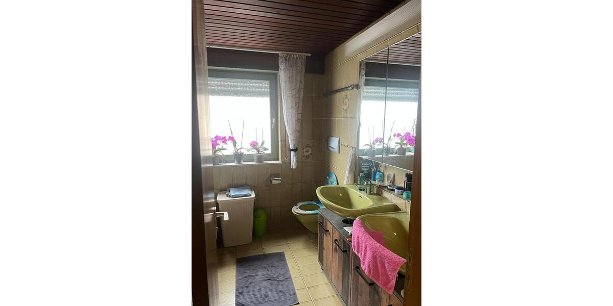 Doppelhaushälfte Nürtingen - 6 Zimmer, 160 m&sup2;, 550.000&euro; | Angebot:25551769