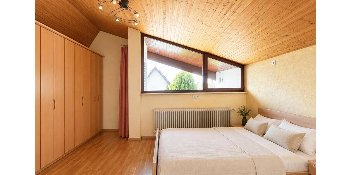 Einfamilienhaus Steinenbronn - 5 Zimmer, 230 m&sup2;, 2.700&euro; | Angebot:26574367