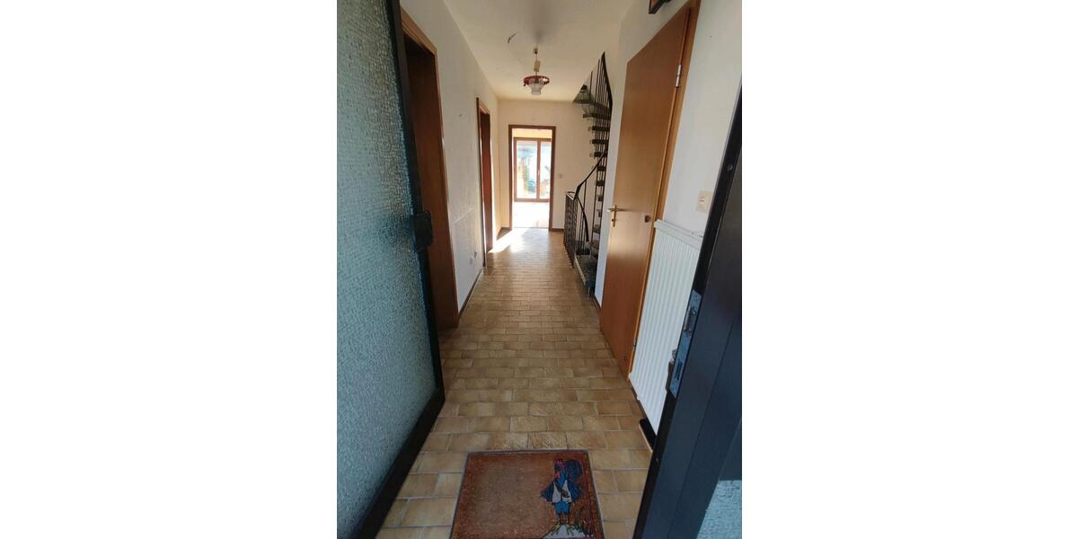 Doppelhaushälfte Leonberg - 6 Zimmer, 146 m&sup2;, 550.000&euro; | Angebot:24842550