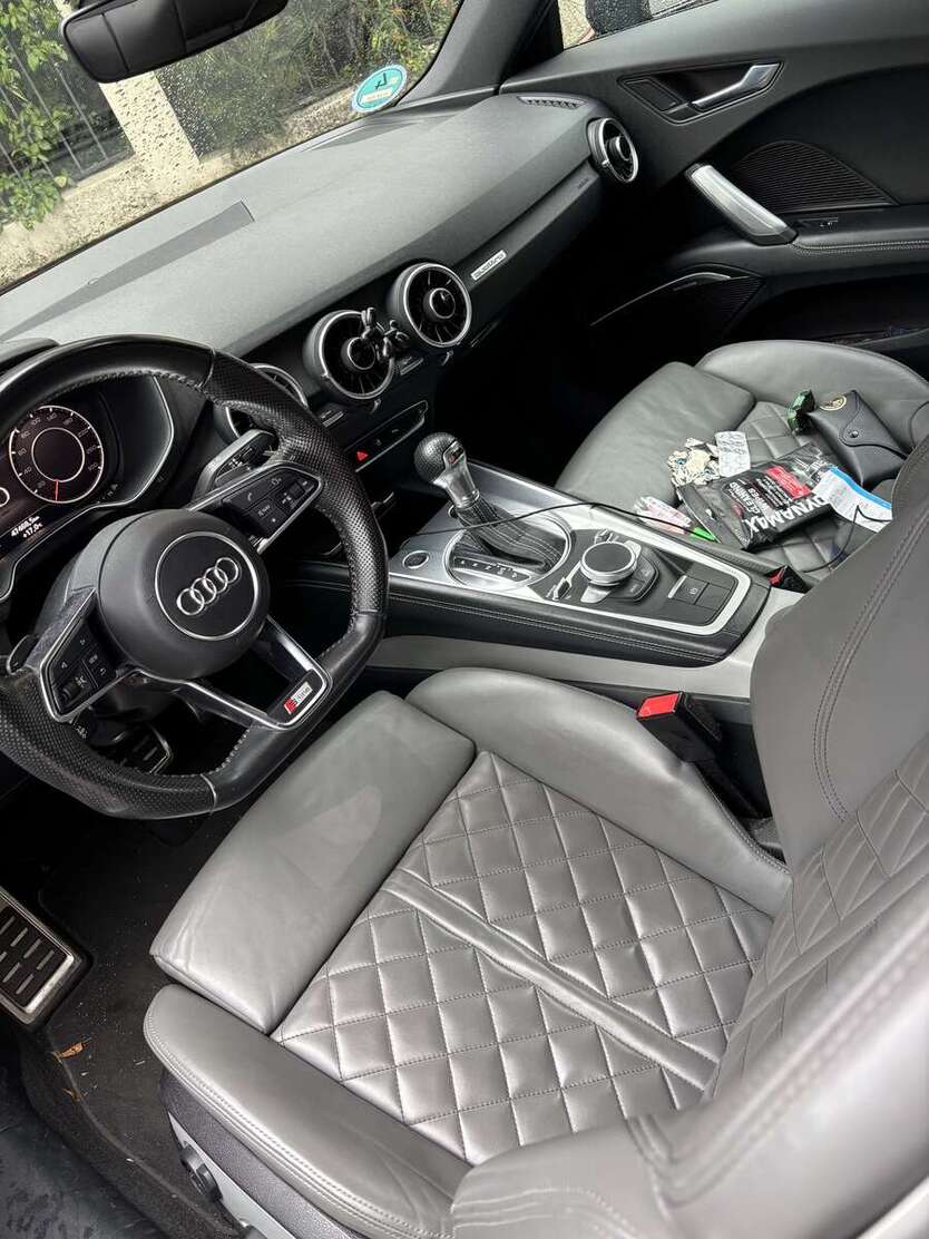 Audi TT 325.000 km 12.000 € Stuttgart 70435