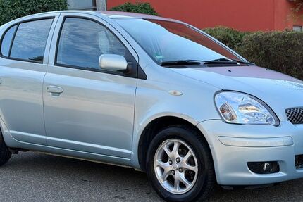 Toyota Yaris 67.000 km 3.300 &euro; Fellbach 70736