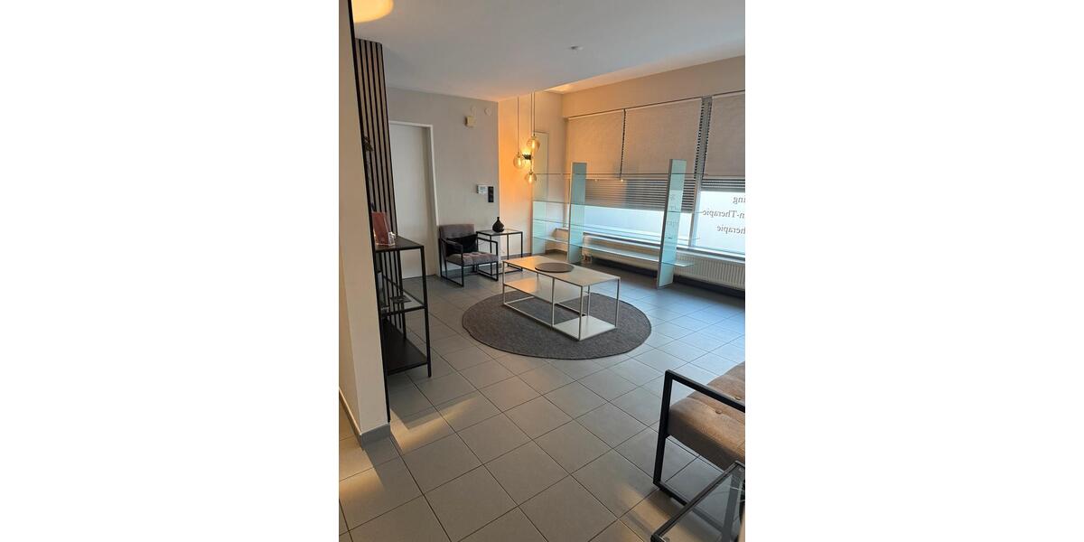 Gewerbefläche Stuttgart-Vaihingen-Rohr-97qm, S-Bahn, Parkplätze zimmer