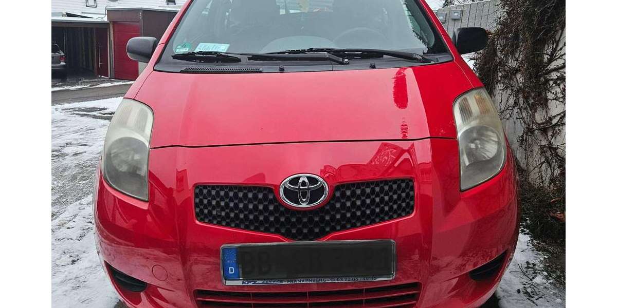 Toyota Yaris 157.000 km 2.000 &euro; Schönaich 71101