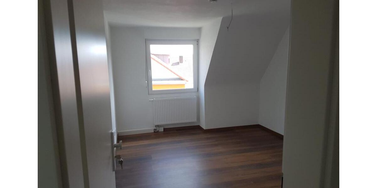 Reihenhaus Esslingen am Neckar Hegensberg - 5 Zimmer, 130 m&sup2;, 549.000&euro; | Angebot:27608848
