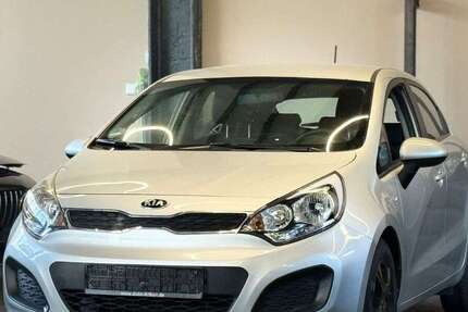Kia Rio 81.600 km 7.900 &euro; Stuttgart 70374