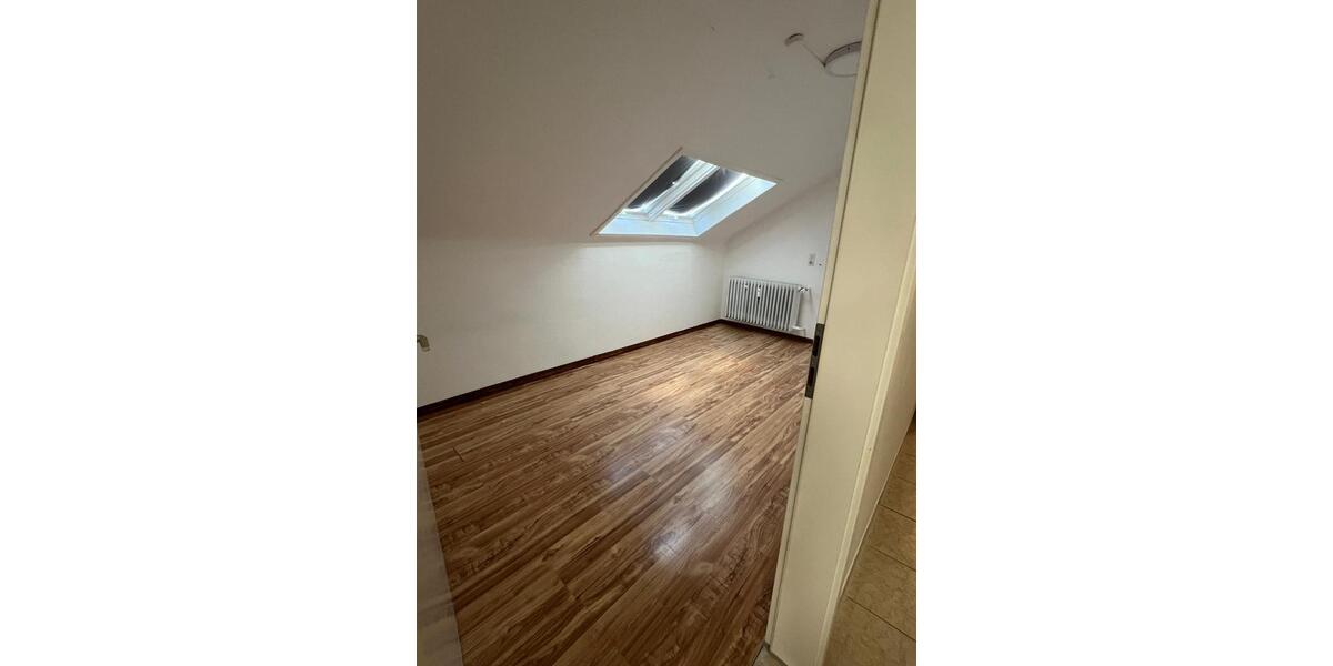 Dachgeschoßwohnung Nürtingen - 3 Zimmer, 58 m&sup2;, 210.000&euro; | Angebot:26972669