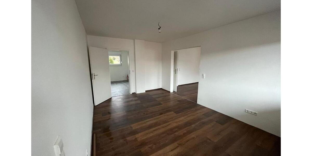 Reihenhaus Esslingen am Neckar Hegensberg - 5 Zimmer, 130 m&sup2;, 549.000&euro; | Angebot:27608848