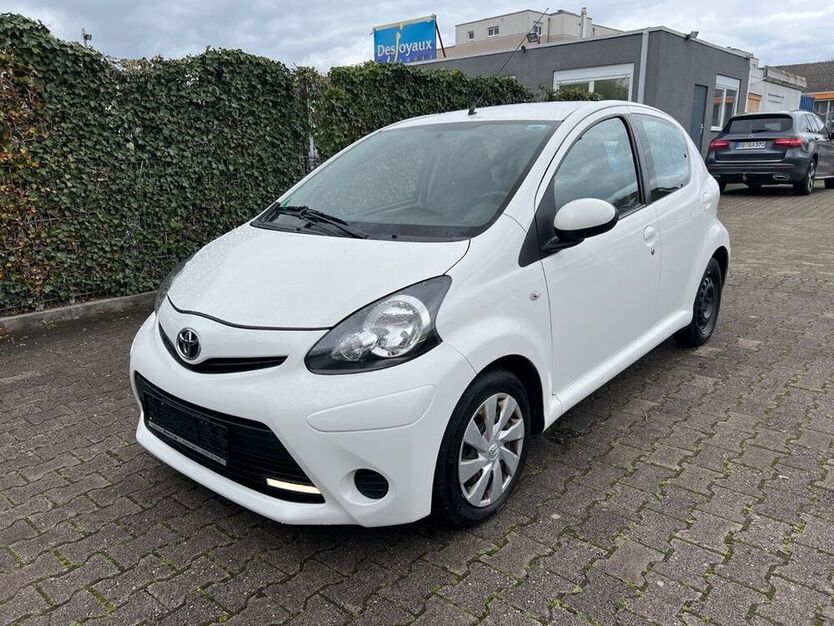 Aygo (X)