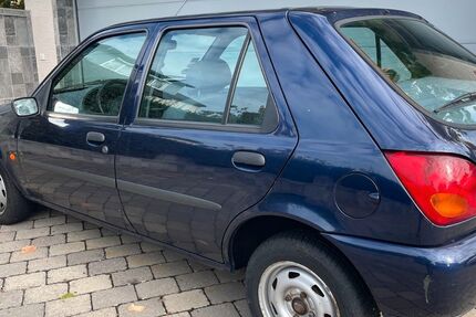 Ford Fiesta 83.000 km 1.300 &euro; Gärtringen 71116