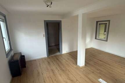 Wohnung Stuttgart Luginsland - 4 Zimmer, 96 m&sup2;, 750&euro; | Angebot:24972224