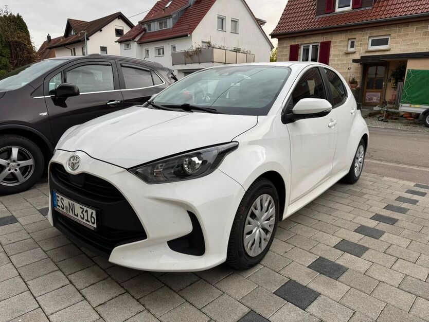 Toyota Yaris 33.452 km 17.900 € Filderstadt 70794