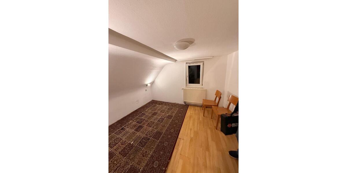 Etagenwohnung Stuttgart Feuerbach - 4 Zimmer, 45 m&sup2;, 450&euro; | Angebot:25102706