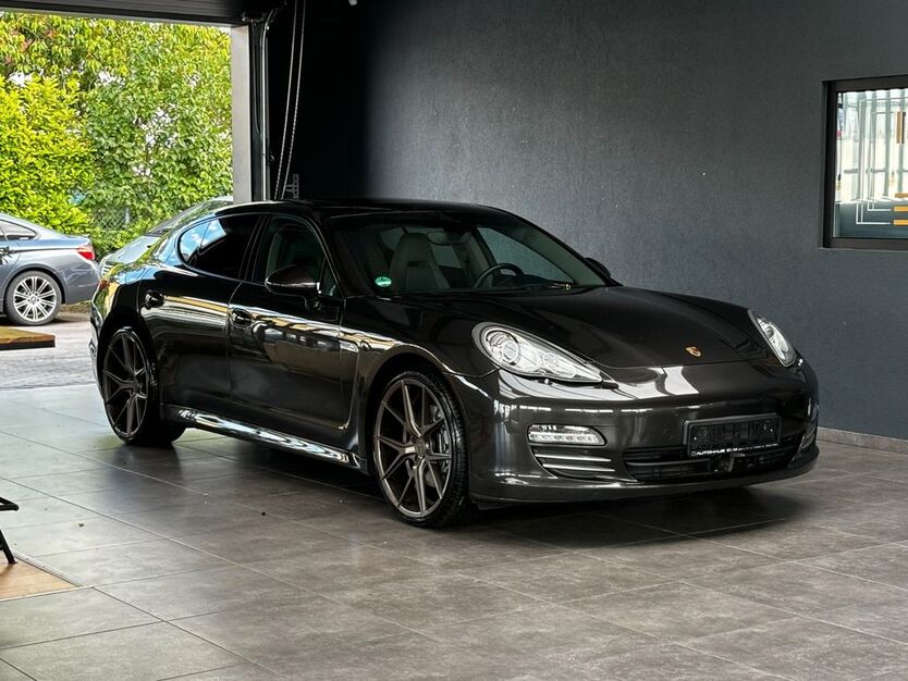 Porsche Panamera 119.000 km 30.999 € Gäufelden 71126