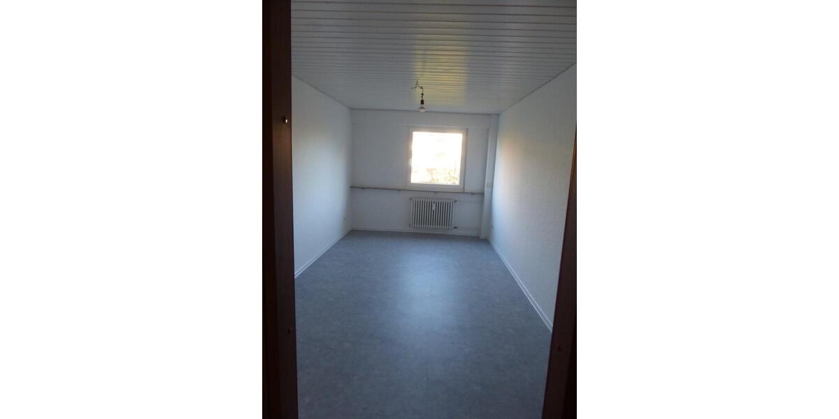 Etagenwohnung Tamm - 4.5 Zimmer, 100 m&sup2;, 1.300&euro; | Angebot:25402497