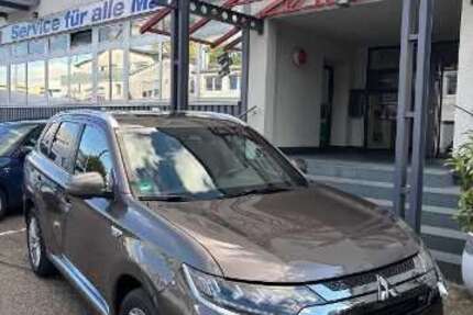 Mitsubishi Outlander 103.200 km 18.900 € Asperg 71679