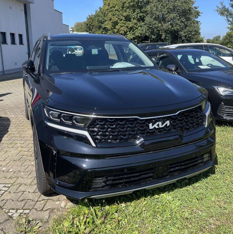 Kia Sorento 15.900 km 40.900 € Stuttgart 70435