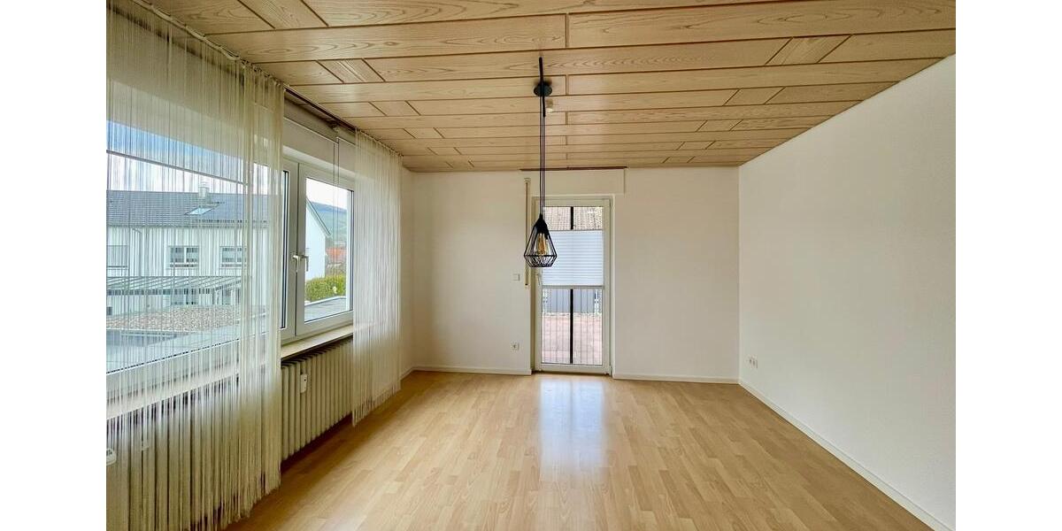 Etagenwohnung Vaihingen an der Enz - 4 Zimmer, 112 m&sup2;, 1.200&euro; | Angebot:25987146