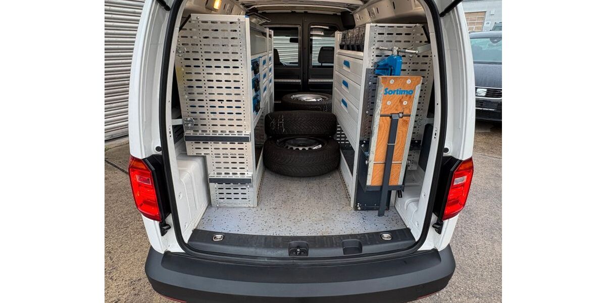 VW Caddy 133.279 km 13.990 € Sindelfingen 71065