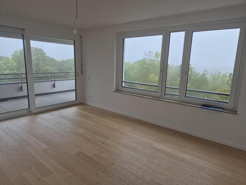 Neubau 3-Zimmer-Wohnung mit Weitblick inkl. EBK und Balkon zimmer