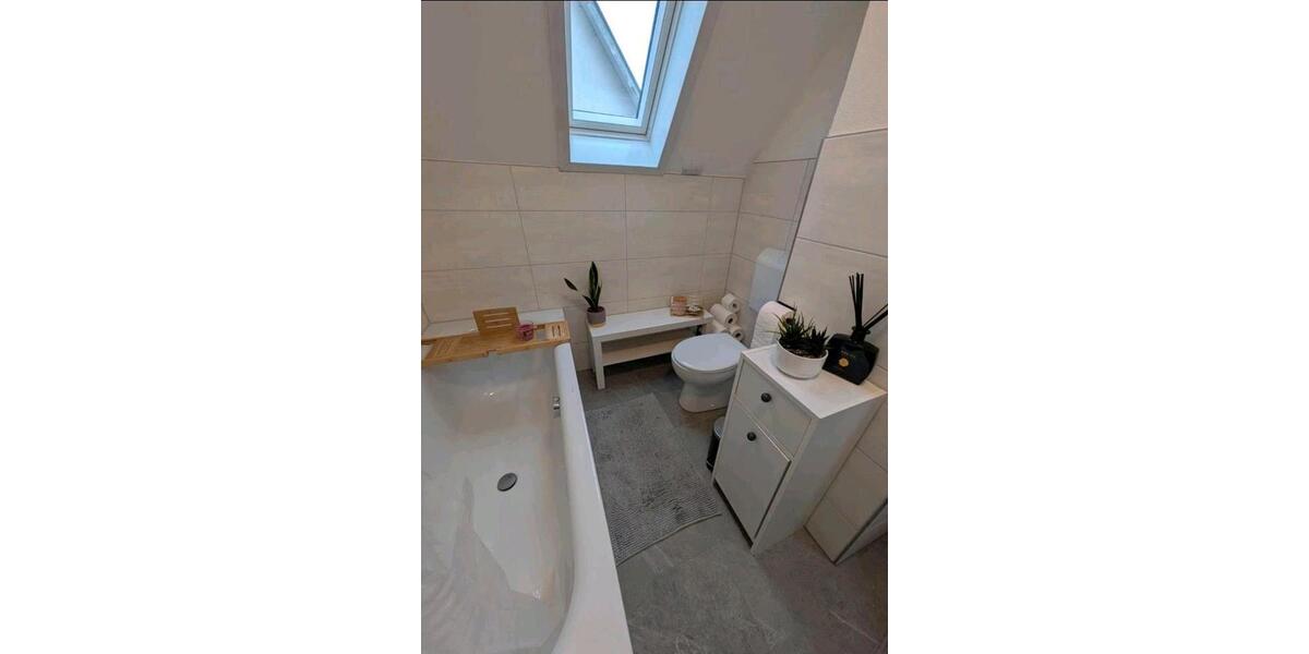Dachgeschoßwohnung Rottenburg am Neckar - 3.5 Zimmer, 67 m&sup2;, 780&euro; | Angebot:27542684