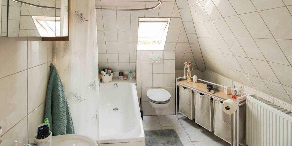 Mehrfamilienhaus, Wohnhaus Reutlingen Nordstadt - 7 Zimmer, 192 m&sup2;, 620.000&euro; | Angebot:25929003