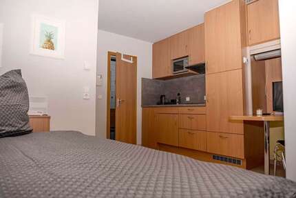 Zimmer Stuttgart Stuttgart-Mitte - 1 Zimmer, 1.000&euro; | Angebot:27653306