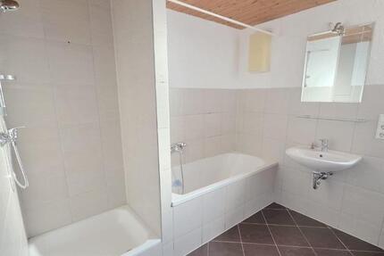 Wohnung Pforzheim Nordstadt - 2 Zimmer, 68 m&sup2;, 730&euro; | Angebot:25264080