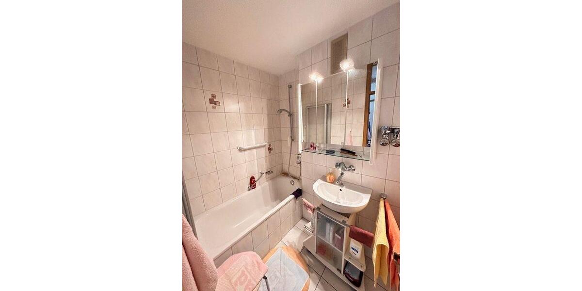 Etagenwohnung Ammerbuch - 3 Zimmer, 78 m&sup2;, 180.000&euro; | Angebot:26194697