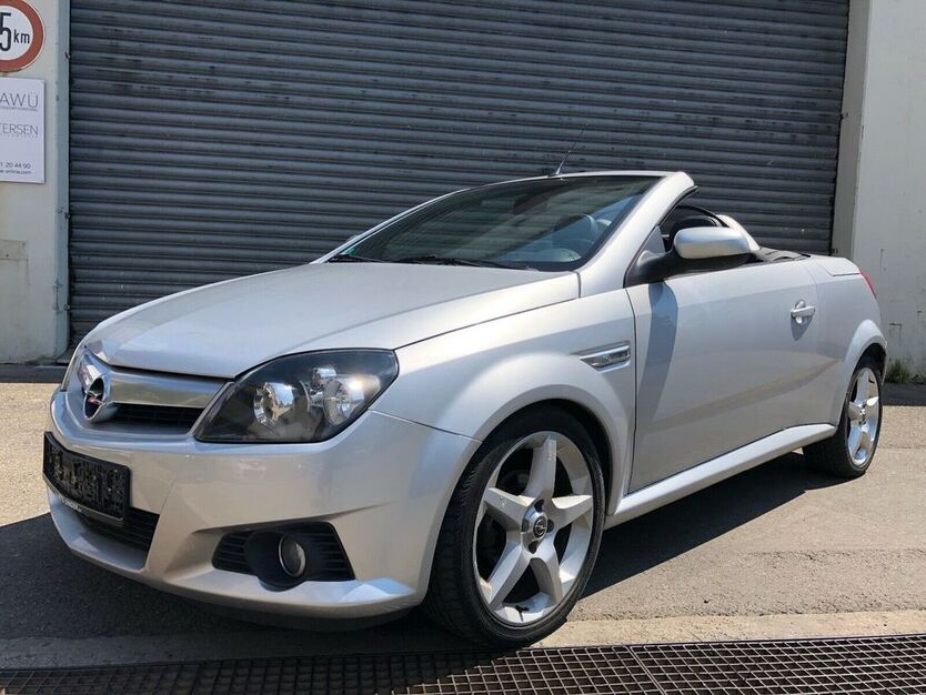 Opel Tigra 93.000 km 2.995 € Altensteig 72213