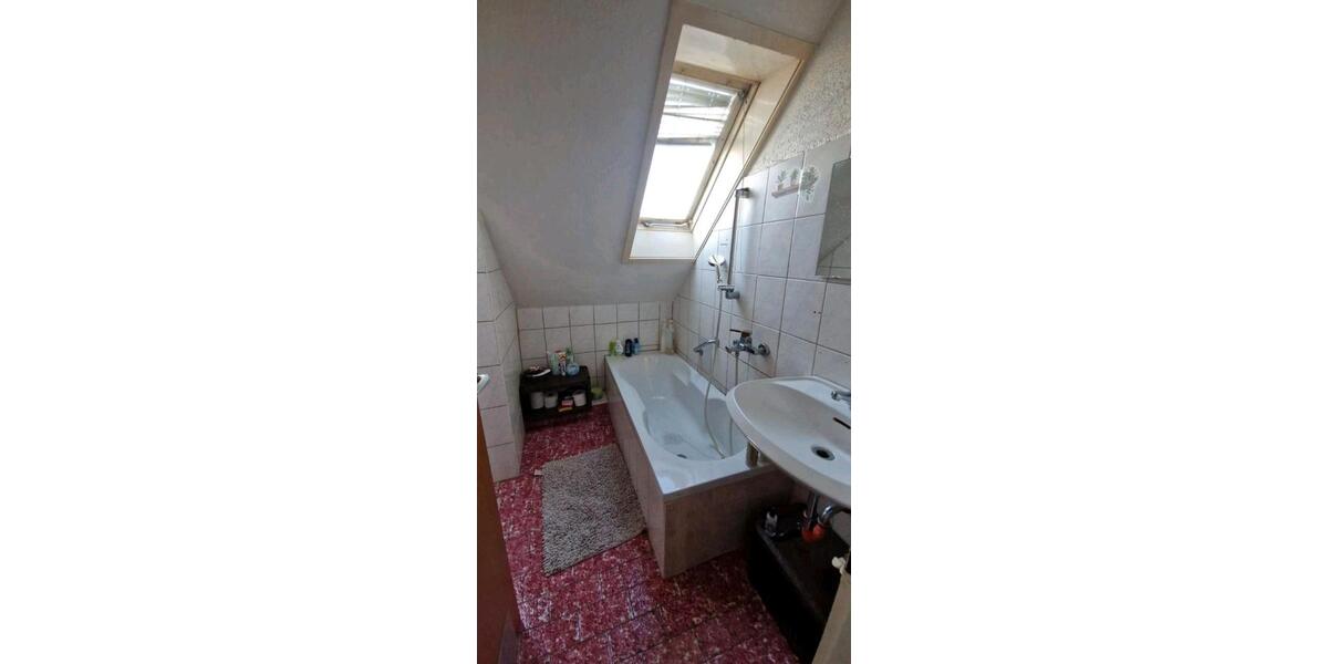 Dachgeschoßwohnung Markgröningen - 4 Zimmer, 84 m&sup2;, 1.050&euro; | Angebot:26481756
