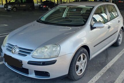 VW Golf 111.000 km 2.990 &euro; Stuttgart 70376