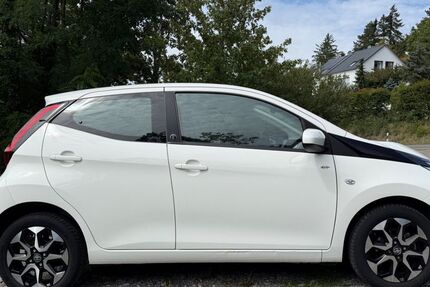 Toyota Aygo (X) 23.333 km 9.500 &euro; Leonberg 71229
