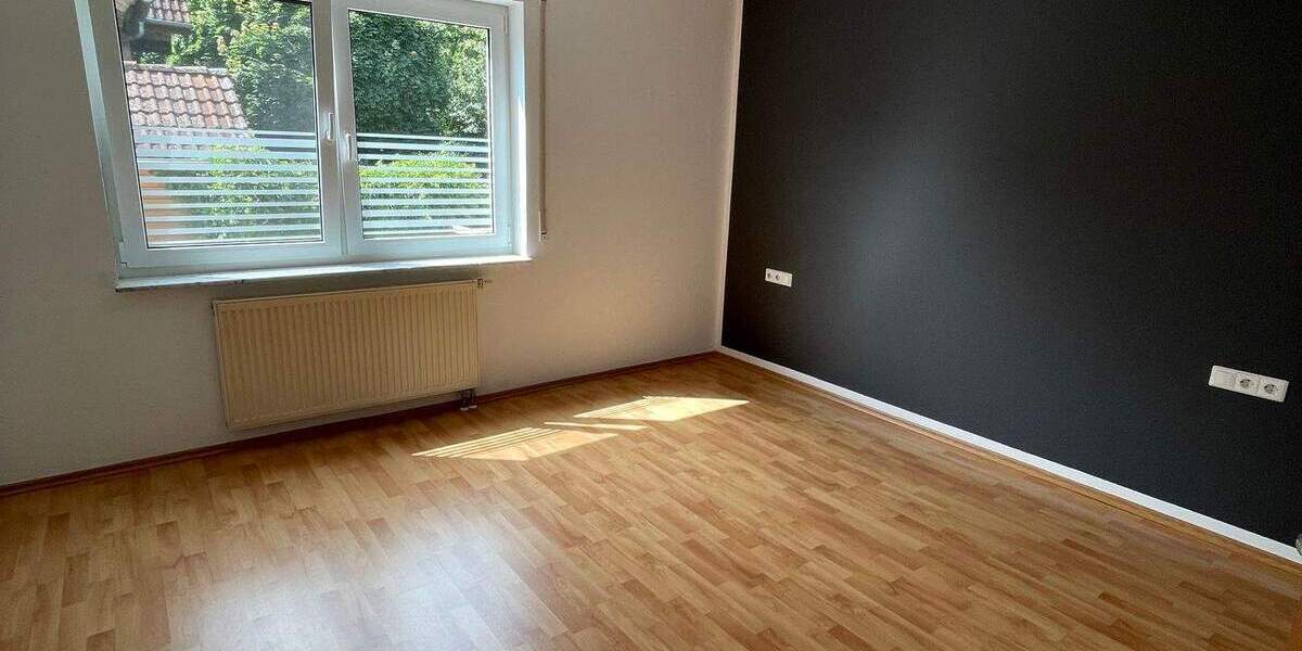 Tolle 3-Zi.-EG-Whg. mit Terrasse + EBK in ruhiger Lage in Öschelbronn 3 zimmer