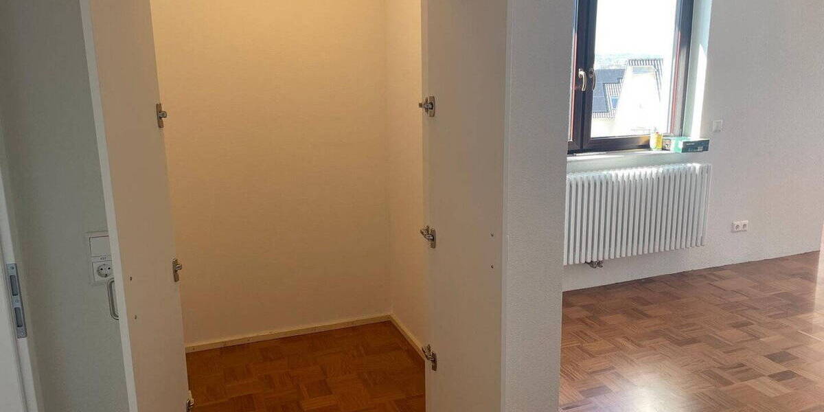 Etagenwohnung Böblingen - 2 Zimmer, 90 m&sup2;, 1.180&euro; | Angebot:26376911